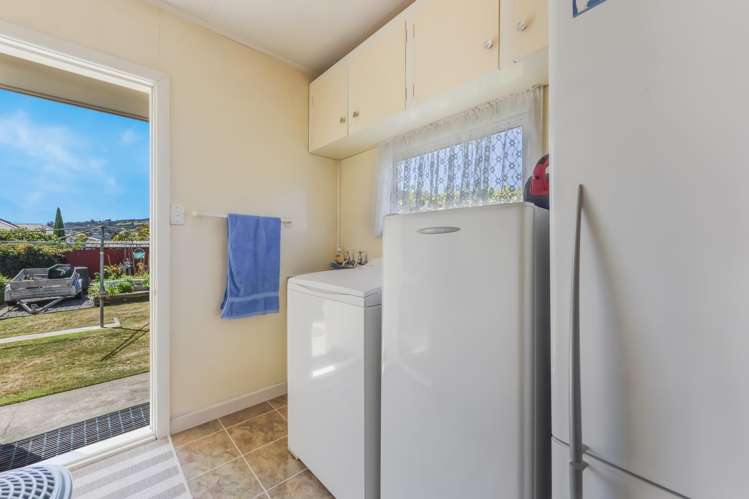 13 Newall Avenue Stoke_22