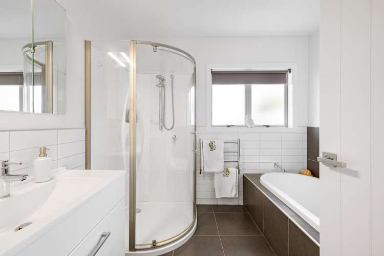 2 Lamia Grove Papamoa_18