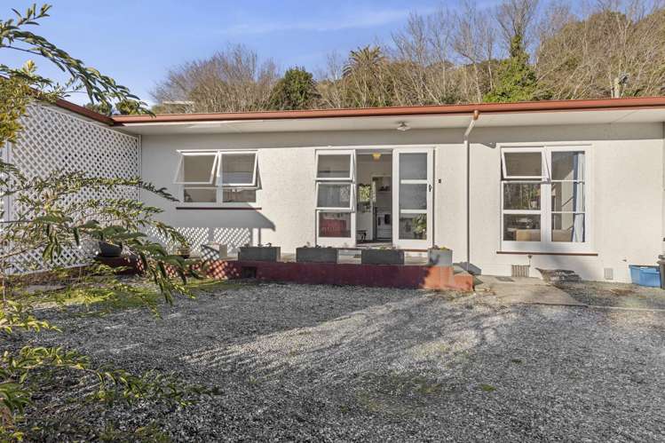 2/37A Tahunanui Drive_0