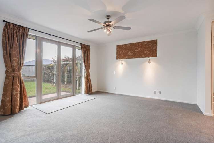54 Pentecost Road 11353_10