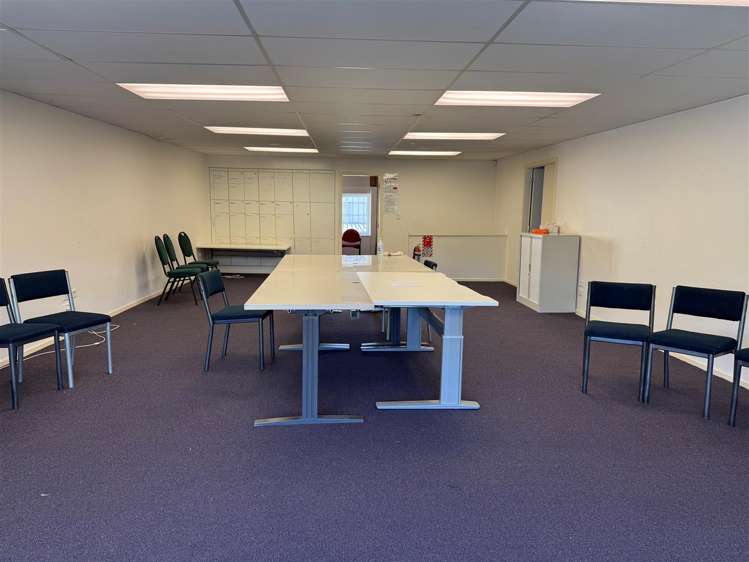 5 Lyttelton Avenue Porirua_5