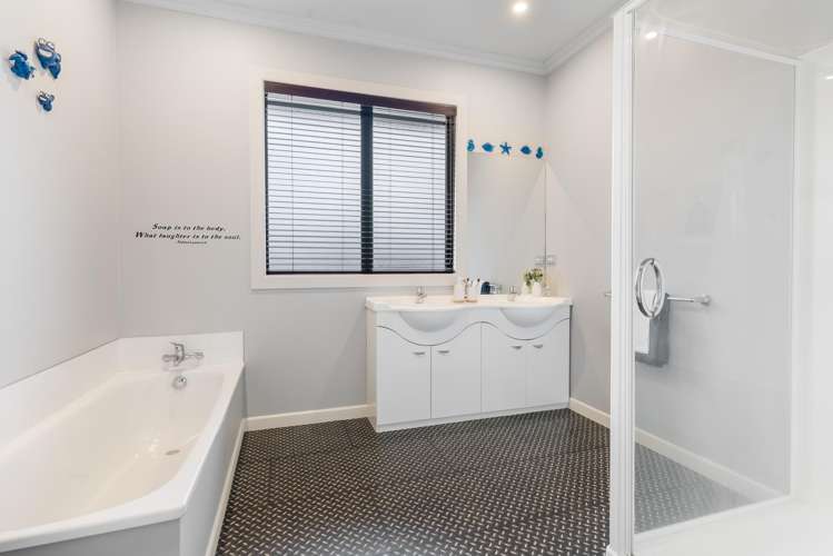 36 and 38 O'Brien Road Winton_19