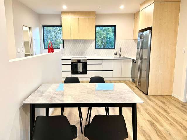 2/1 Kaponga Crescent New Lynn_2