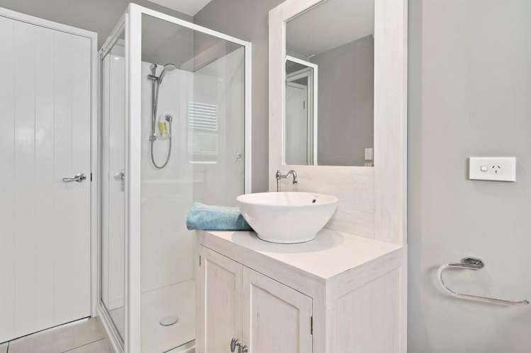 23 Horsley Grove Pyes Pa_11