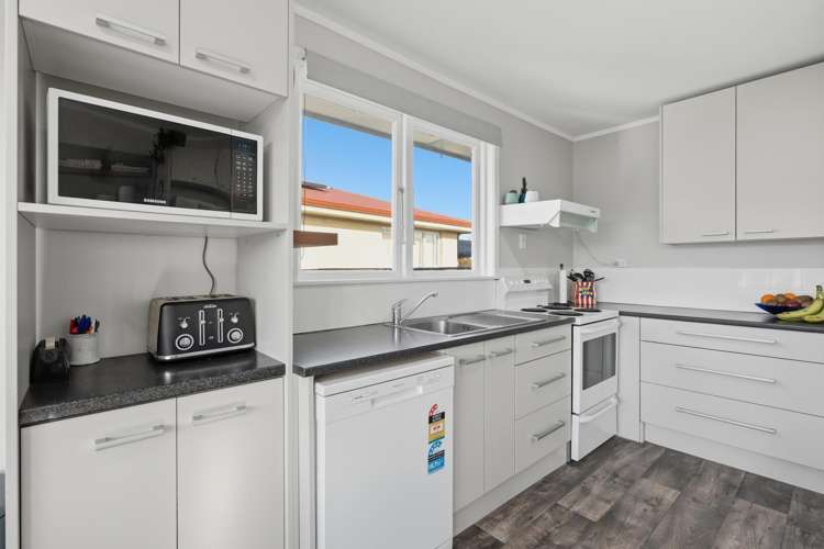 37 Kinmont Crescent Newfield_2
