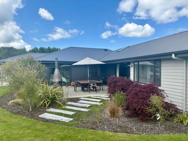 3 Karaka Place Kinloch_0
