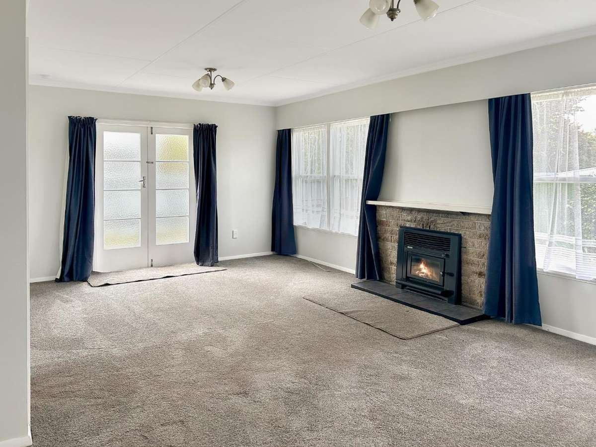 MASTERTON - 3 BEDROOMS 4