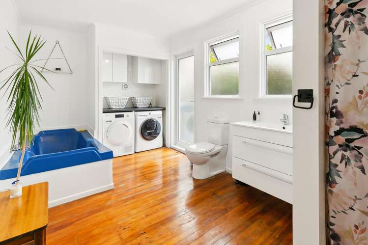 36 Lynda Avenue Paparangi_16