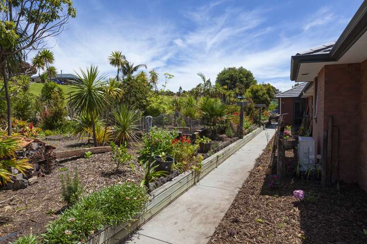 31 Eagles Way Cable Bay_22