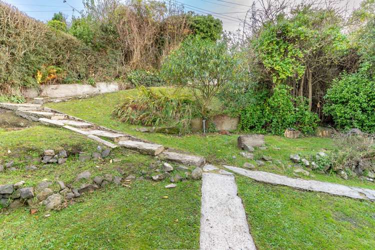 8 Robinson Street Lookout Point_17