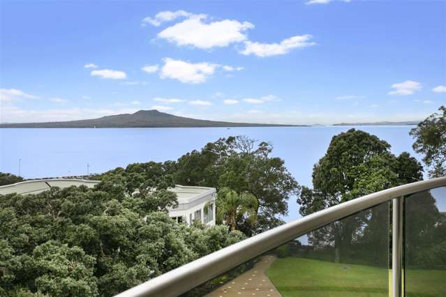 5a/173 Hurstmere Road Takapuna_4