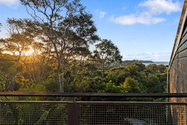 61 Victoria Road South Onetangi_18