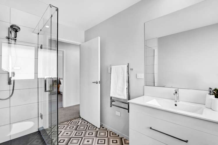 1 Vogue Circle Vogeltown_21