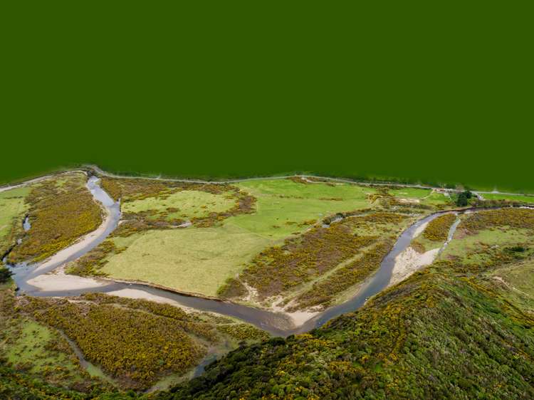 828 Coast Road Wainuiomata Coast_12