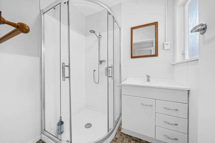 18 Raeben Avenue Hillcrest_16