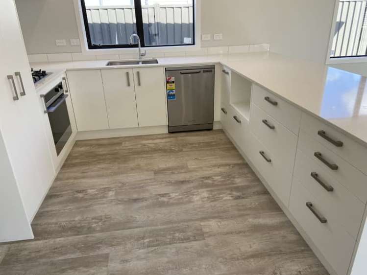 59 Karearea Avenue Porirua_11