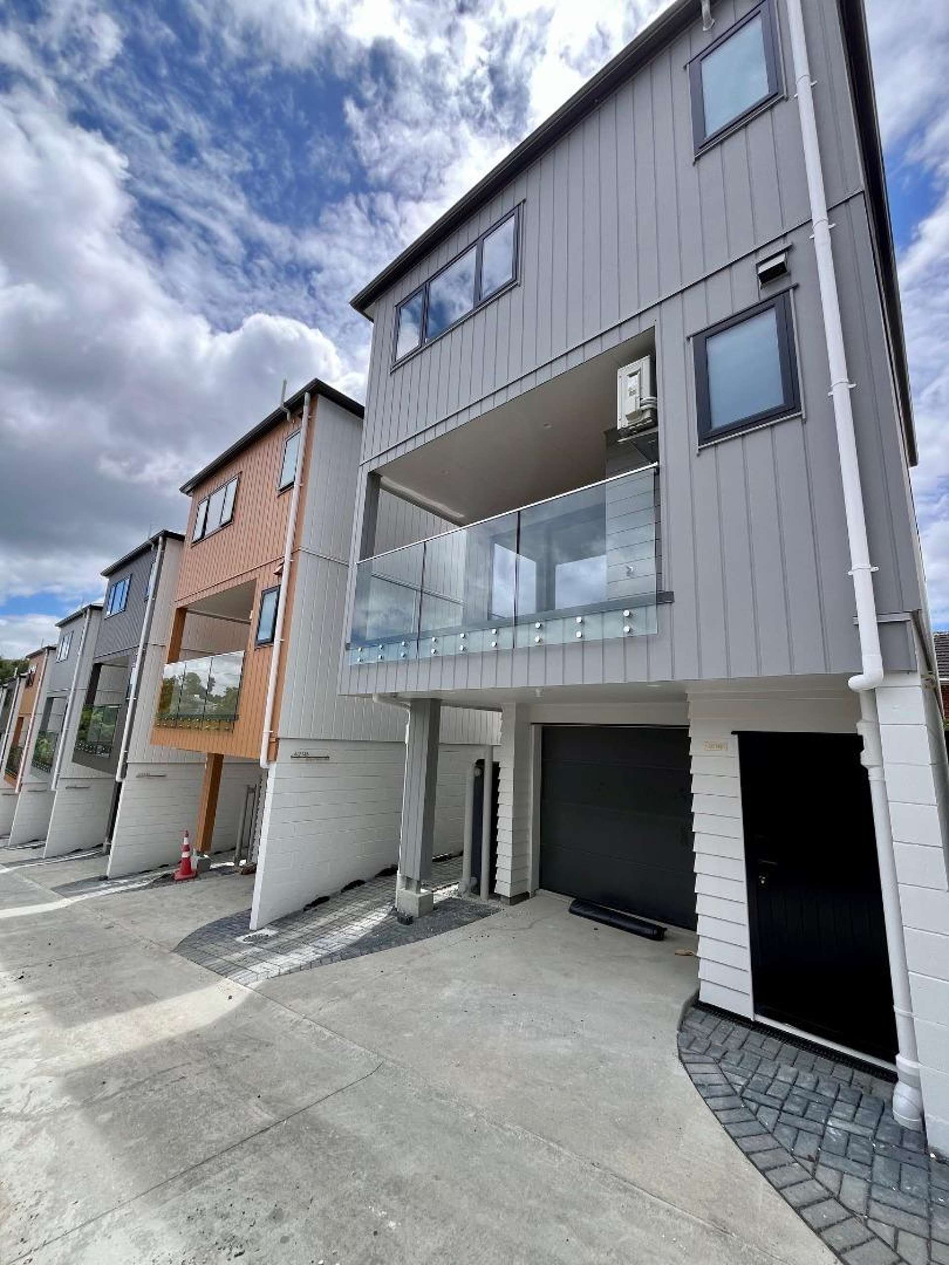 2/2145 Great North Road Avondale_0