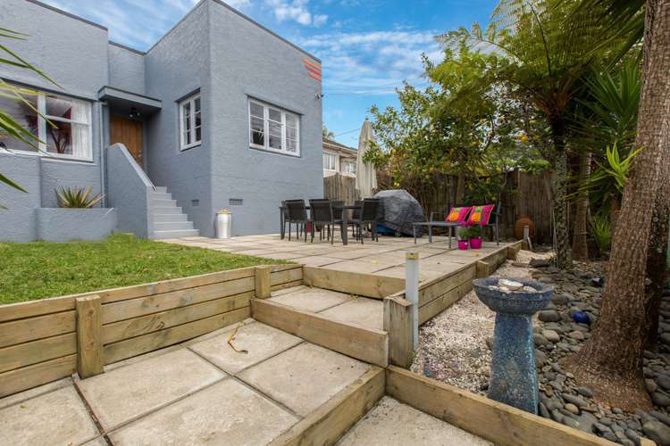 1/2 Riverview Road New Lynn_11