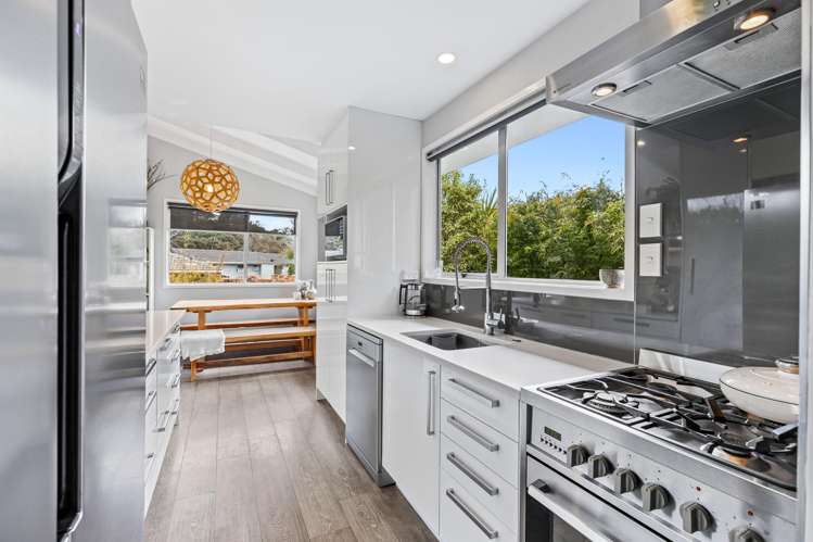 43 Onedin Place Titirangi_9