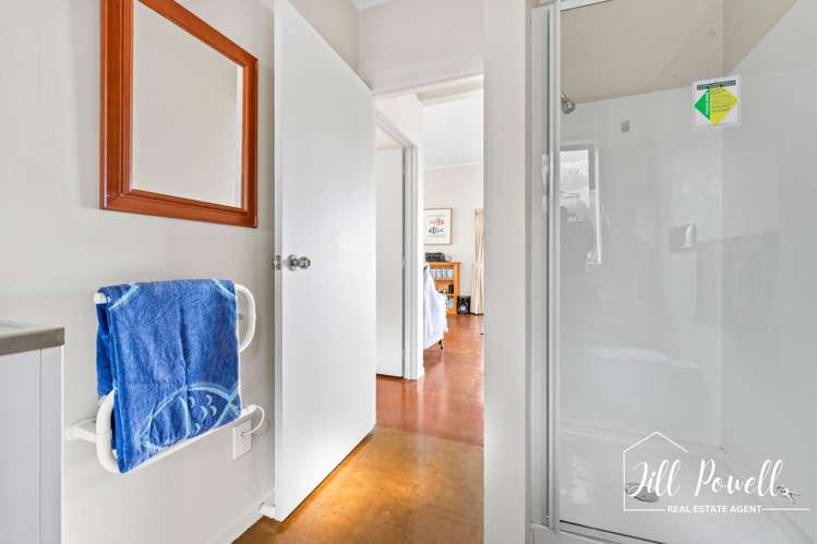 13 Moana Road Tinopai_21