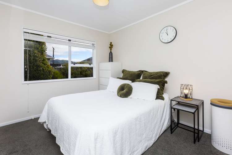 2/22 Barton Grove Naenae_10