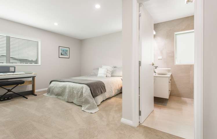 57 Admirals Court Drive Greenhithe_14