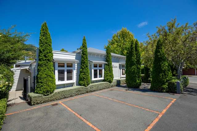 Live/Work Opportunity Character Professional Rooms or City-Fringe Residence