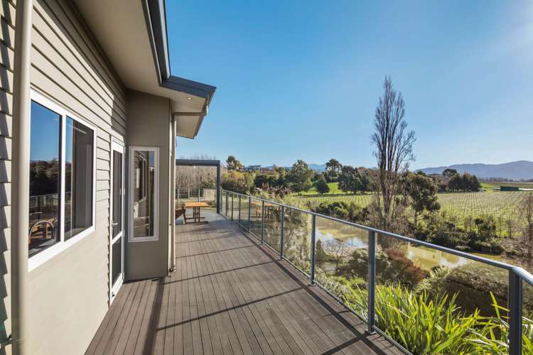12 Lake View Place Fairhall_25