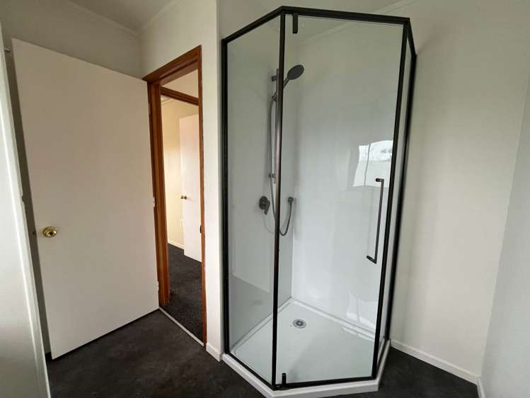 47 Hetherington Road Ranui_11