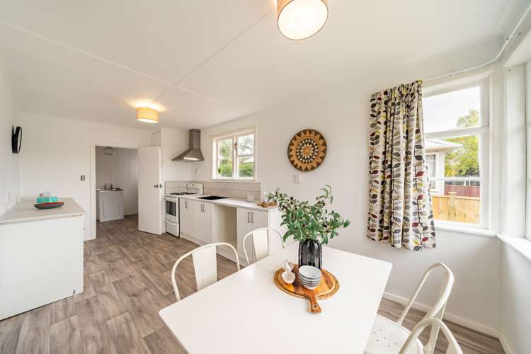 66 Strand Crescent Naenae_9