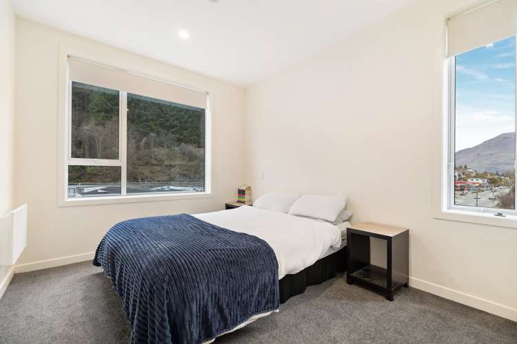 210/98 Gorge Road Queenstown_7