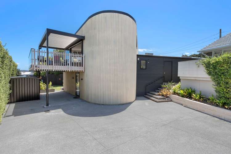 Curved home for buyers ‘who think outside the square’