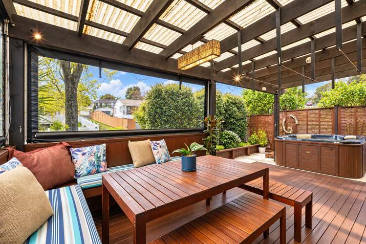 2/32 Hale Crescent Bayview_11