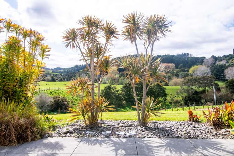 30 Lloyd Drive Wainui_11