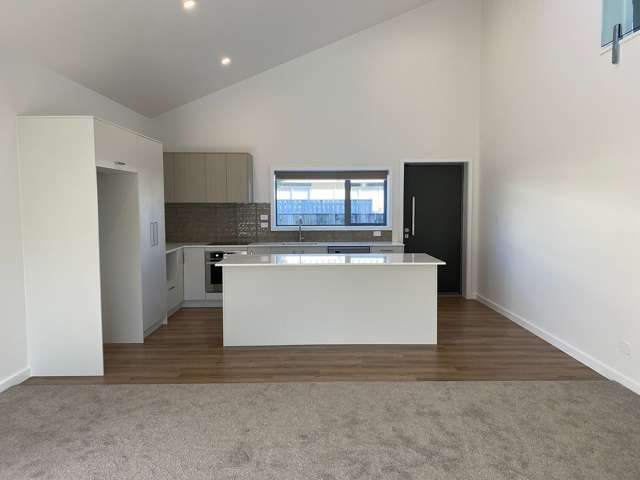 C/16 Martin Street Terrace End_2