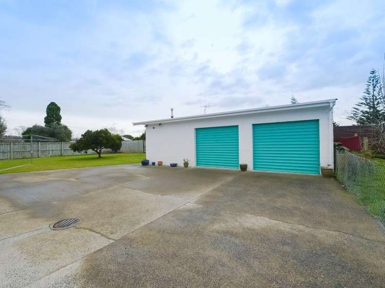 19 Masefield Drive Enderley_14