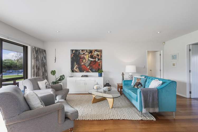 12 Cowley Drive Leamington_8