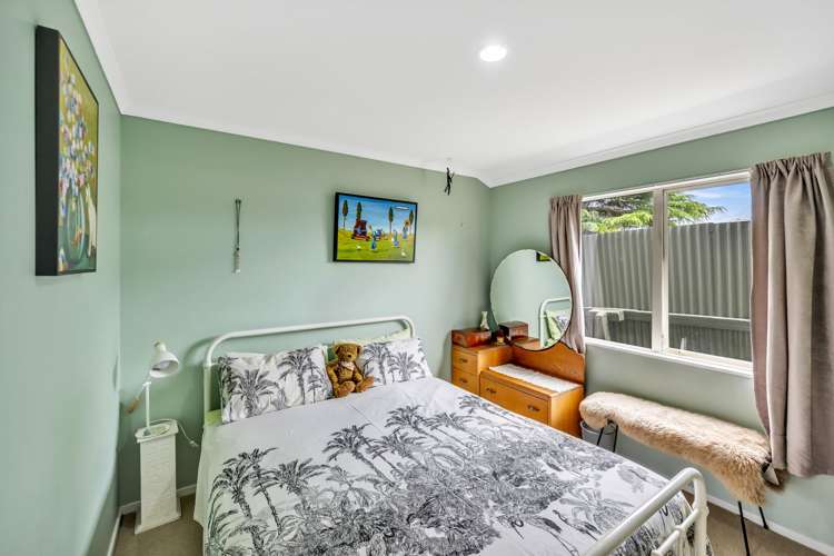 15a Menin rd Onekawa_15