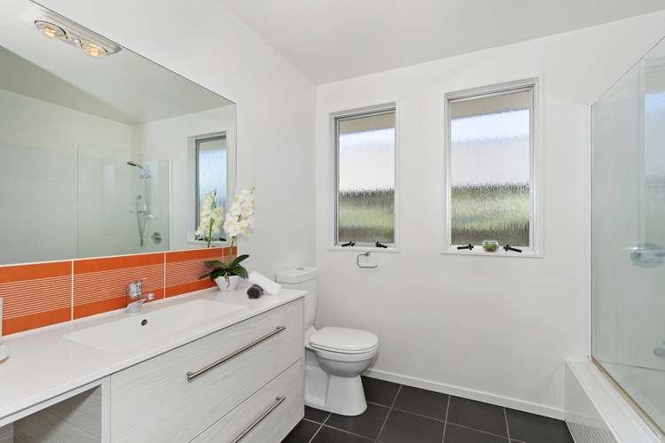 5 Sylvia Street Parklands_8