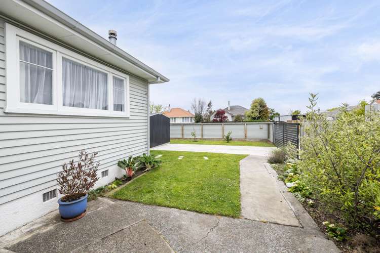 1215 Norfolk Crescent Mayfair_11