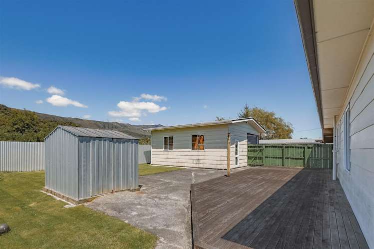 62 McGill Street Waimangaroa_24