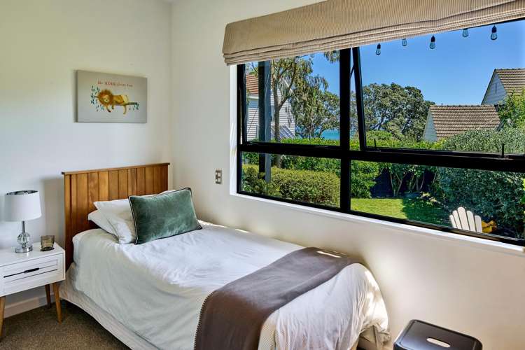 8 Cheviot Road, Lowry Bay Eastbourne_19