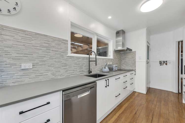 15 Waikaremoana Place Pakuranga Heights_8