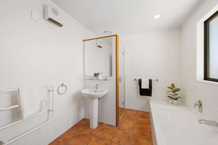 145 Wrekin Road Fairhall_15