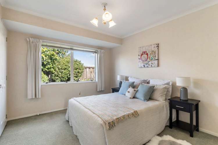 98b Beach Road Pahurehure_13