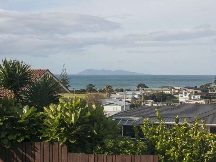 4 Mayor View Terrace Waihi Beach_1