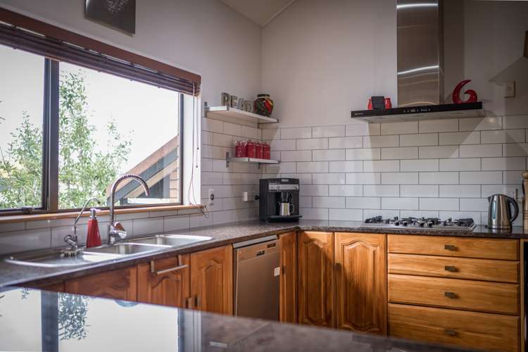 54 Beach Road Mellons Bay_2