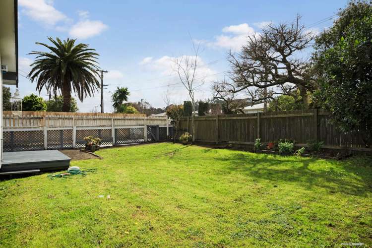 31 Huruhuru Road Massey_9