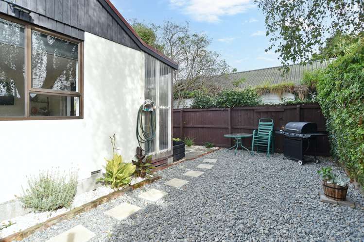 2/39 Randolph Street Woolston_19