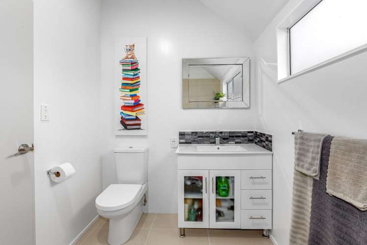 41 Joseph Banks Drive Whitby_20
